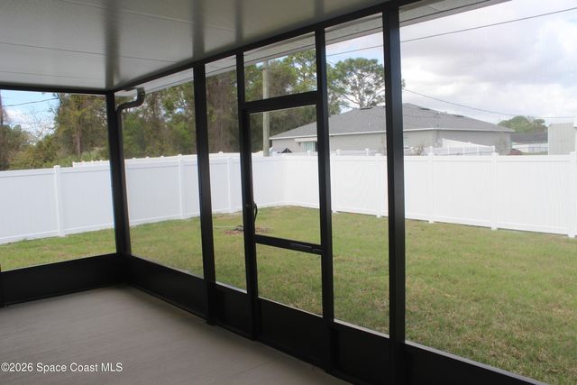 251 Crosspoint Street SE, Palm Bay, FL 32909