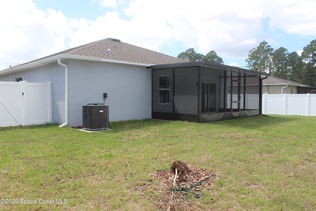 251 Crosspoint Street SE, Palm Bay, FL 32909