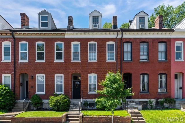 2026 Sidney Street, St Louis, MO 63104
