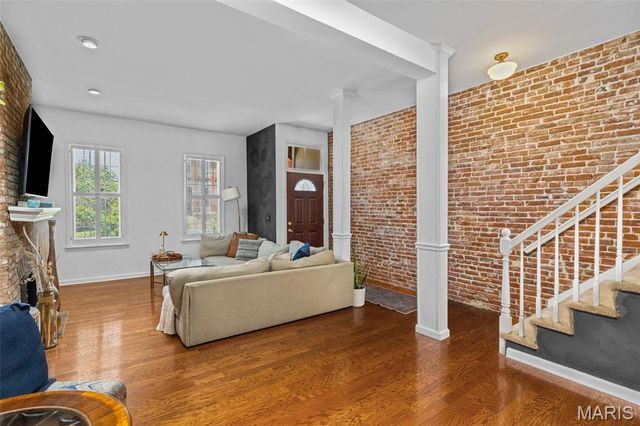 2026 Sidney Street, St Louis, MO 63104
