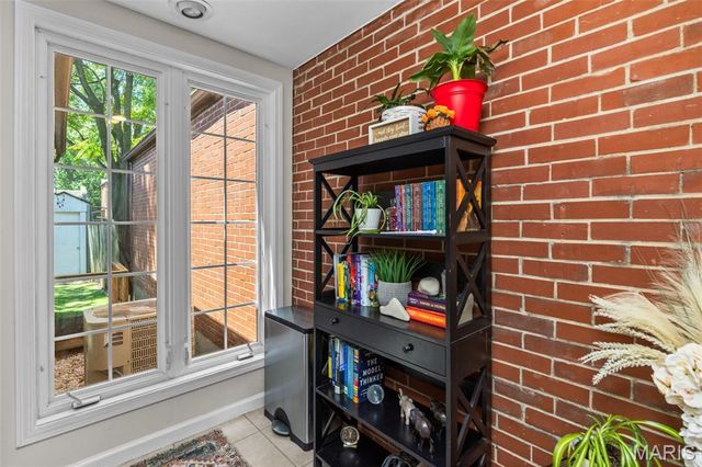 2026 Sidney Street, St Louis, MO 63104
