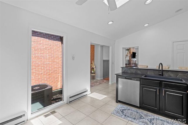 2026 Sidney Street, St Louis, MO 63104