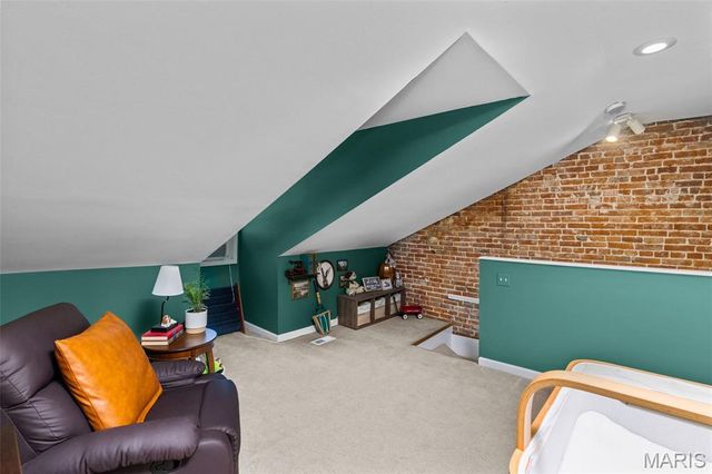 2026 Sidney Street, St Louis, MO 63104
