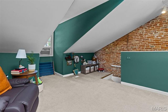2026 Sidney Street, St Louis, MO 63104