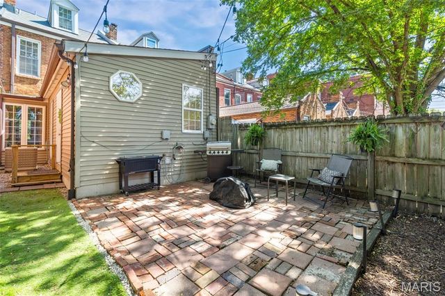 2026 Sidney Street, St Louis, MO 63104