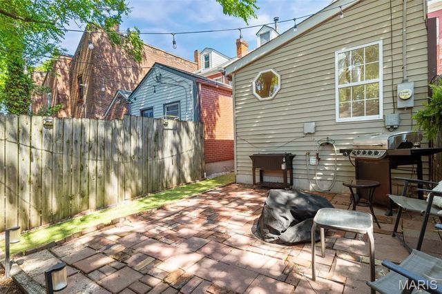 2026 Sidney Street, St Louis, MO 63104
