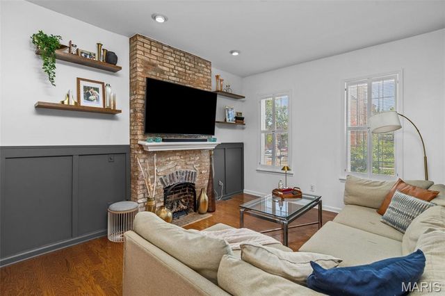 2026 Sidney Street, St Louis, MO 63104