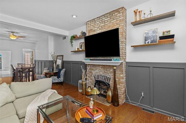 2026 Sidney Street, St Louis, MO 63104