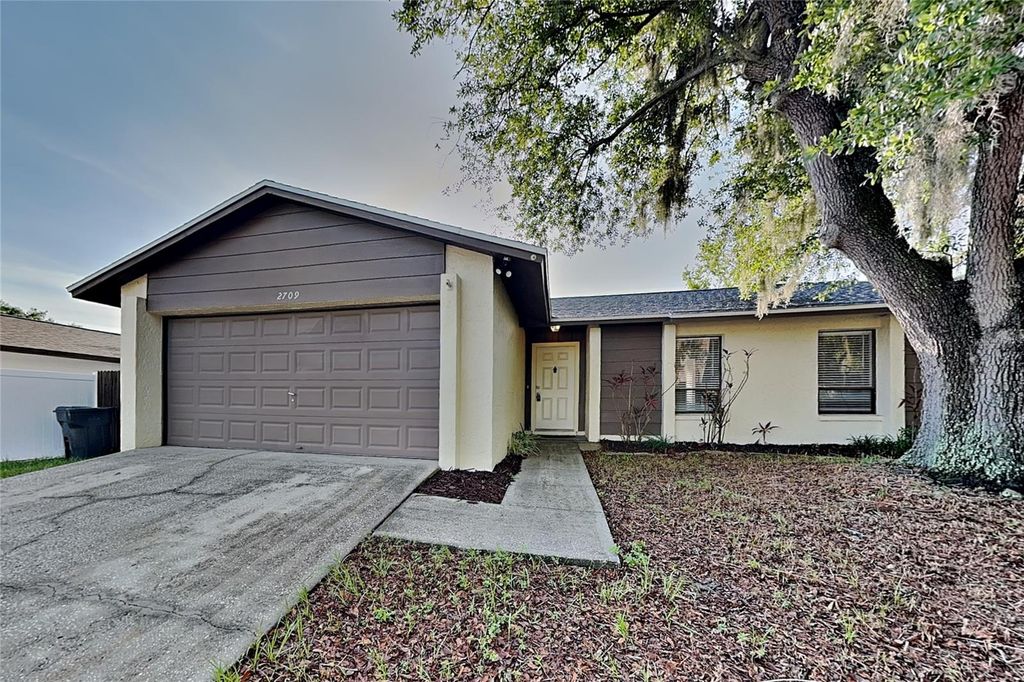 2709 MANOR HILL DRIVE, Brandon, FL 33511