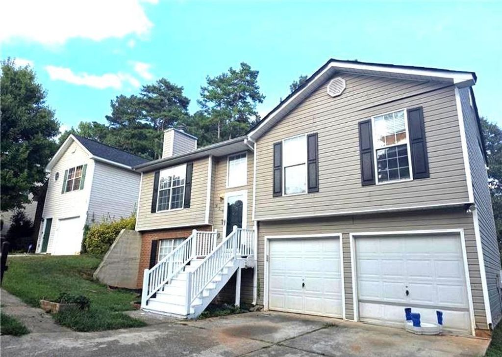 828 Tradd Court, Stone Mountain, GA 30087