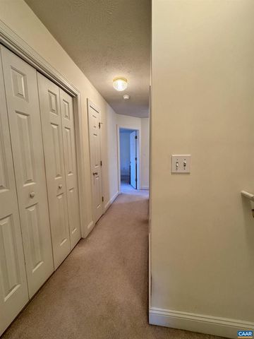 212 KINGSPORT RD, Waynesboro, VA 22980