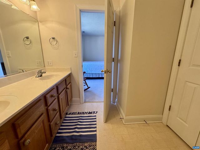 212 KINGSPORT RD, Waynesboro, VA 22980