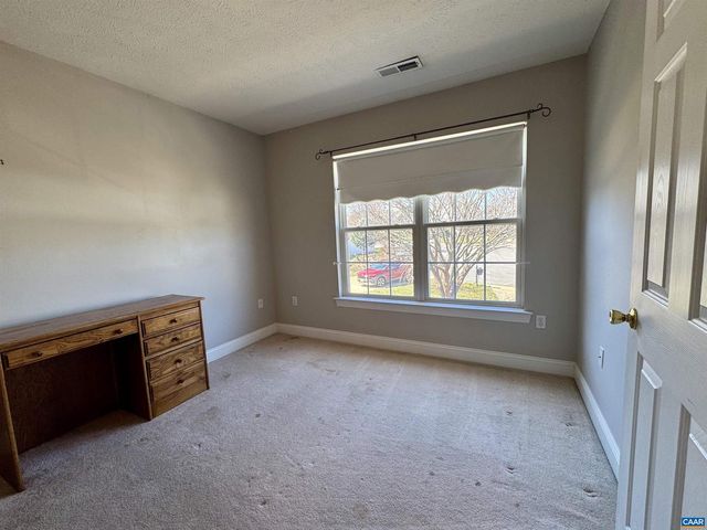 212 KINGSPORT RD, Waynesboro, VA 22980