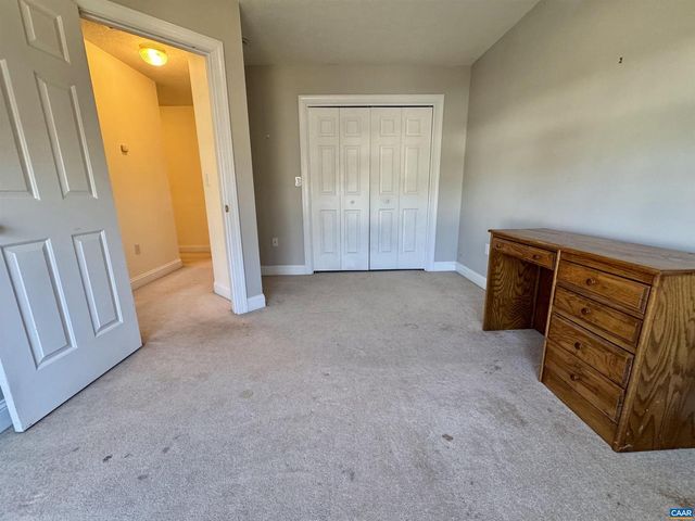 212 KINGSPORT RD, Waynesboro, VA 22980