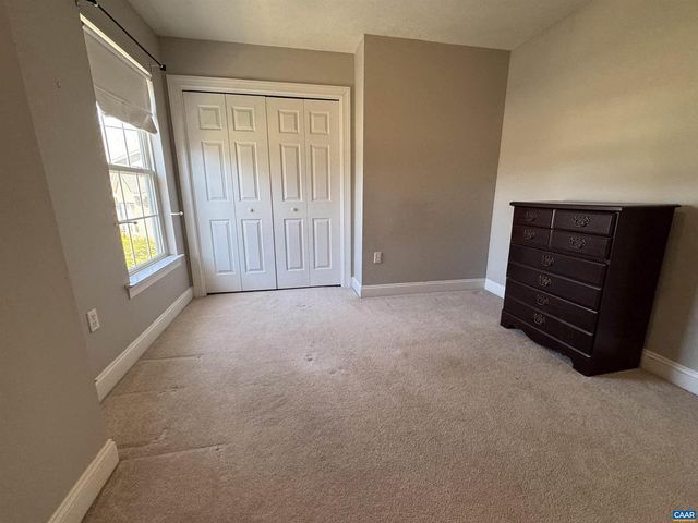 212 KINGSPORT RD, Waynesboro, VA 22980