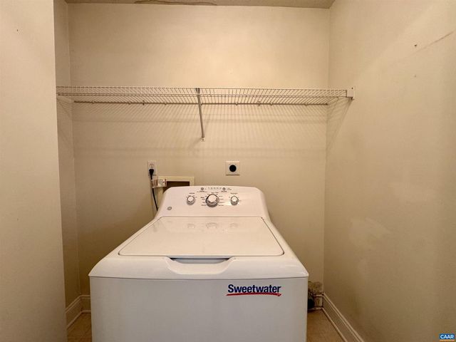 212 KINGSPORT RD, Waynesboro, VA 22980