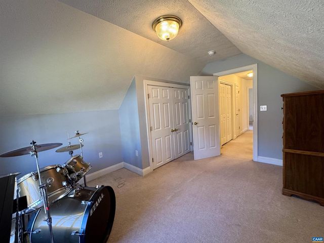 212 KINGSPORT RD, Waynesboro, VA 22980