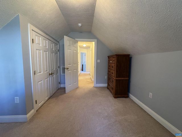 212 KINGSPORT RD, Waynesboro, VA 22980