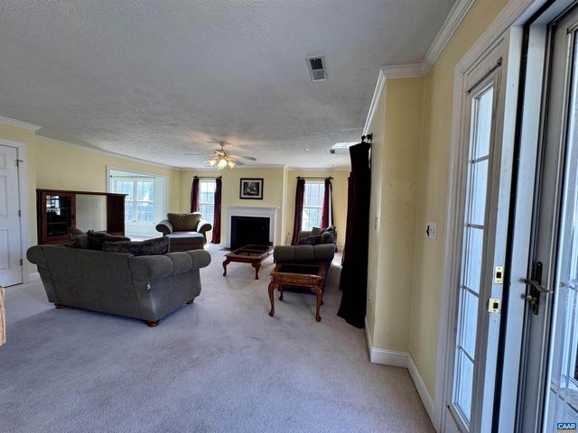 212 KINGSPORT RD, Waynesboro, VA 22980