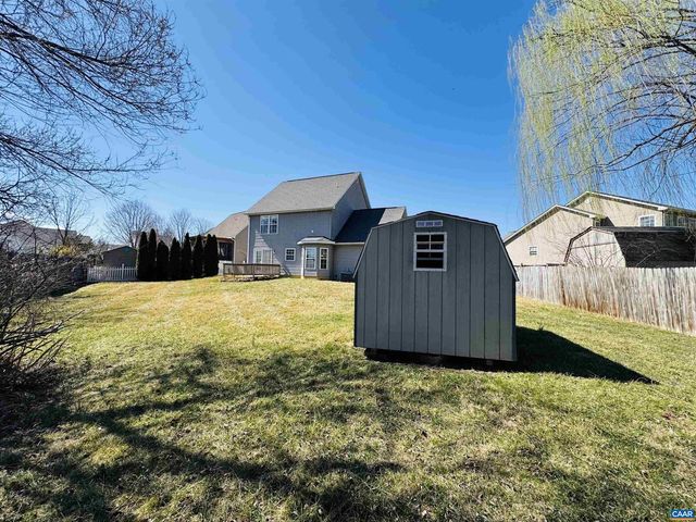 212 KINGSPORT RD, Waynesboro, VA 22980