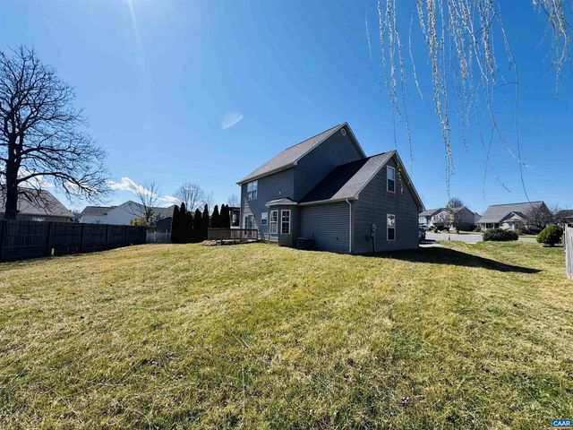 212 KINGSPORT RD, Waynesboro, VA 22980