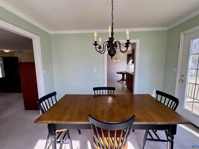 212 KINGSPORT RD, Waynesboro, VA 22980