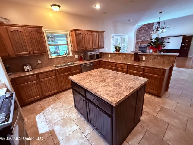 172 Myra Road, Byhalia, MS 38611