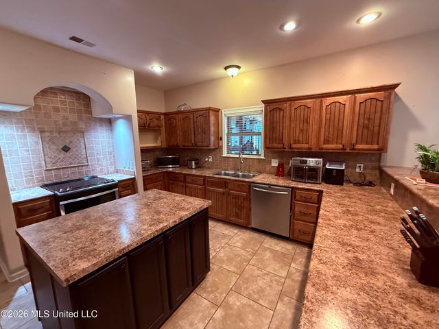 172 Myra Road, Byhalia, MS 38611