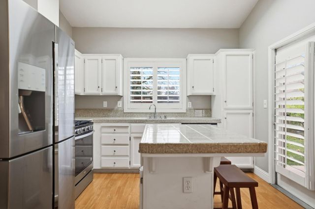 9189 Bungalow Way, Elk Grove, CA 95758