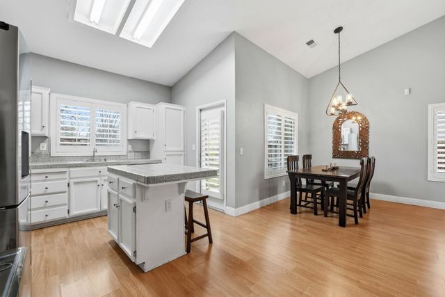 9189 Bungalow Way, Elk Grove, CA 95758