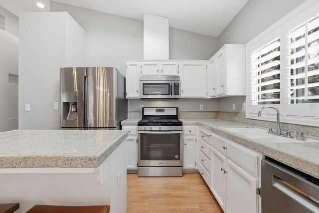 9189 Bungalow Way, Elk Grove, CA 95758