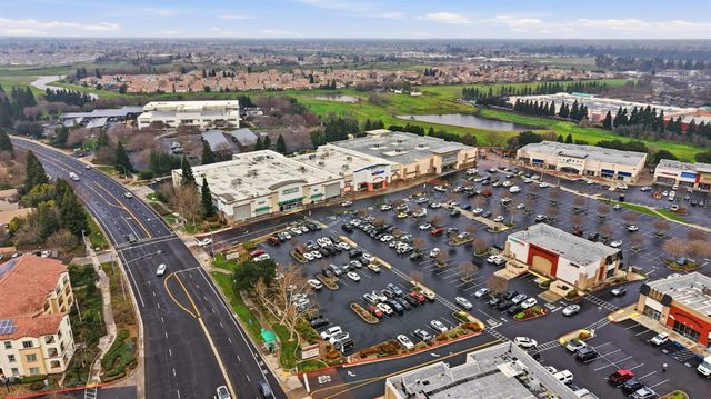 9189 Bungalow Way, Elk Grove, CA 95758