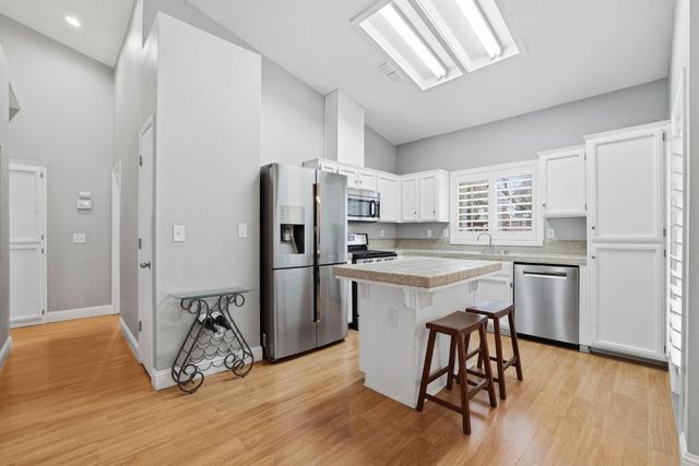 9189 Bungalow Way, Elk Grove, CA 95758