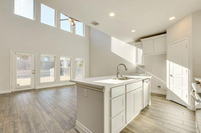 337 CROSSVINE TRL, Georgetown, TX 78626