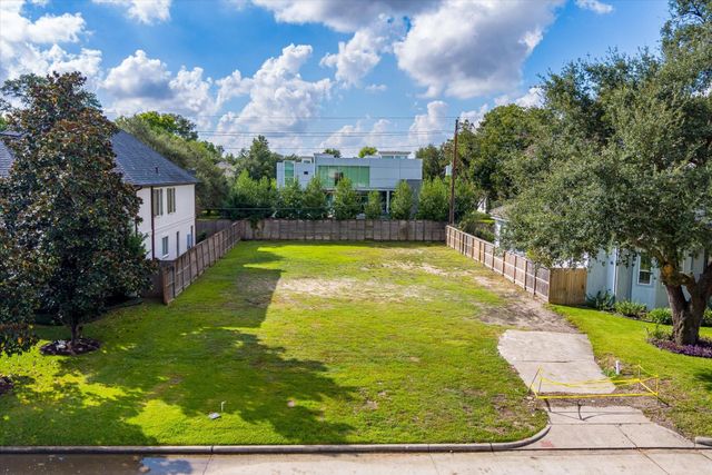 4625 Willow Street, Bellaire, TX 77401