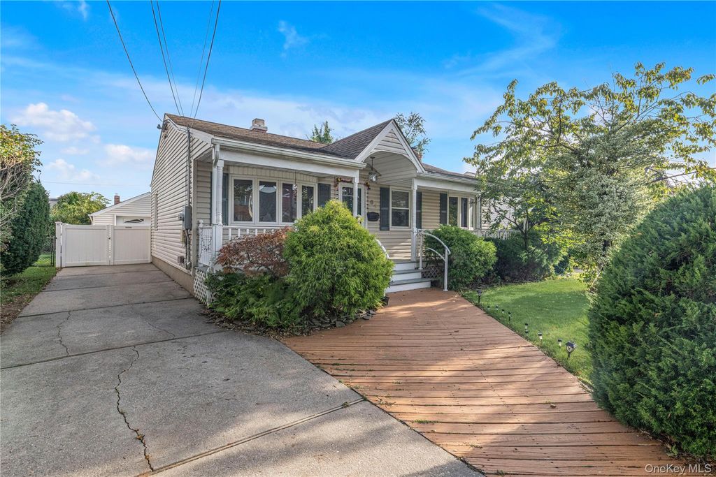 84 5th Street, New Hyde Park, NY 11040 — photo 2