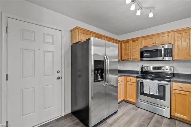 214 Douglas AVE, Chesapeake, VA 23323