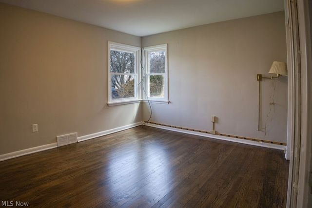 5404 Beacon Road, Lyndhurst, OH 44124