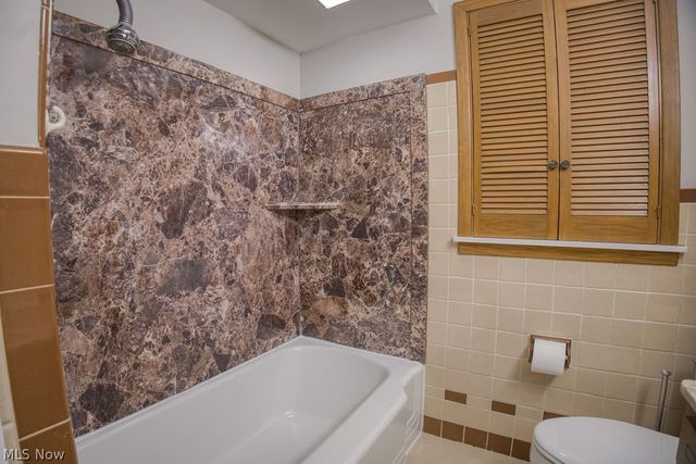 5404 Beacon Road, Lyndhurst, OH 44124