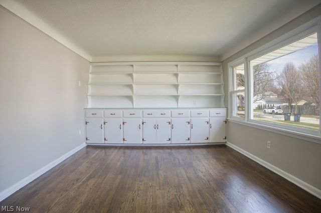 5404 Beacon Road, Lyndhurst, OH 44124