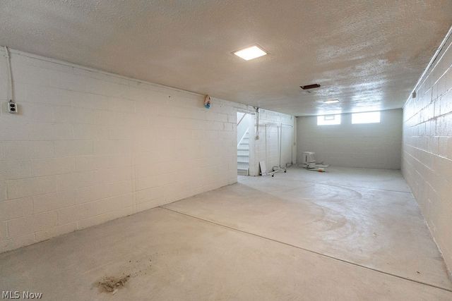 5404 Beacon Road, Lyndhurst, OH 44124