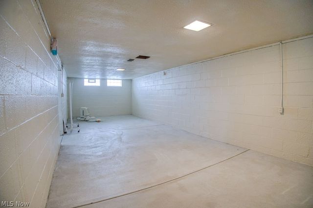 5404 Beacon Road, Lyndhurst, OH 44124