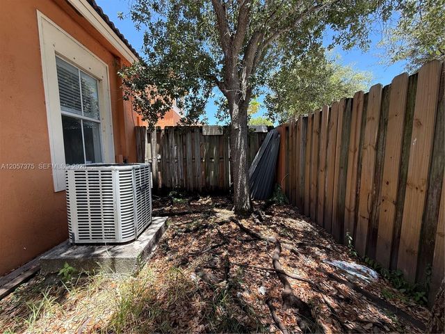 10852 SW 240th St, Homestead, FL 33032