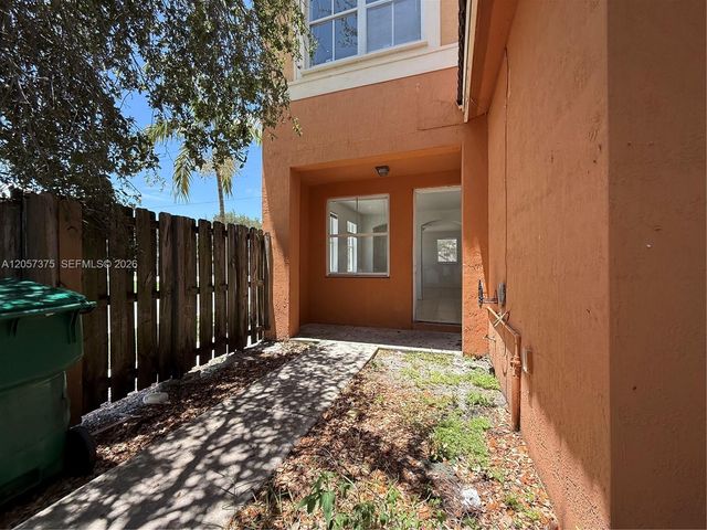 10852 SW 240th St, Homestead, FL 33032