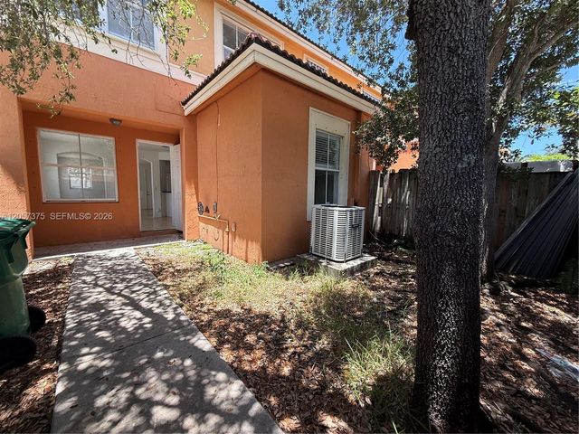 10852 SW 240th St, Homestead, FL 33032