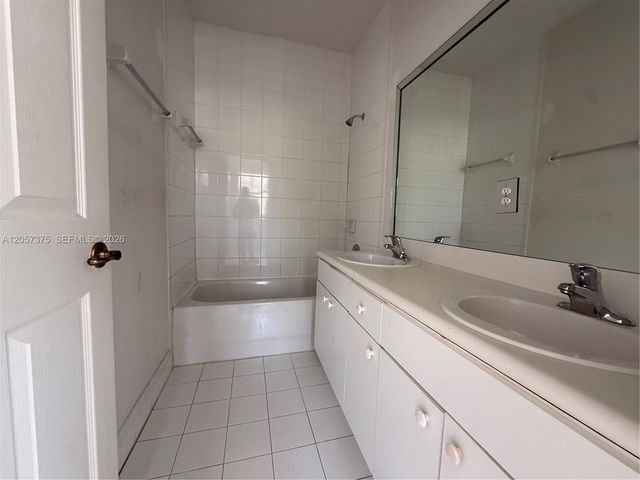 10852 SW 240th St, Homestead, FL 33032