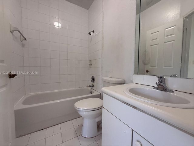 10852 SW 240th St, Homestead, FL 33032