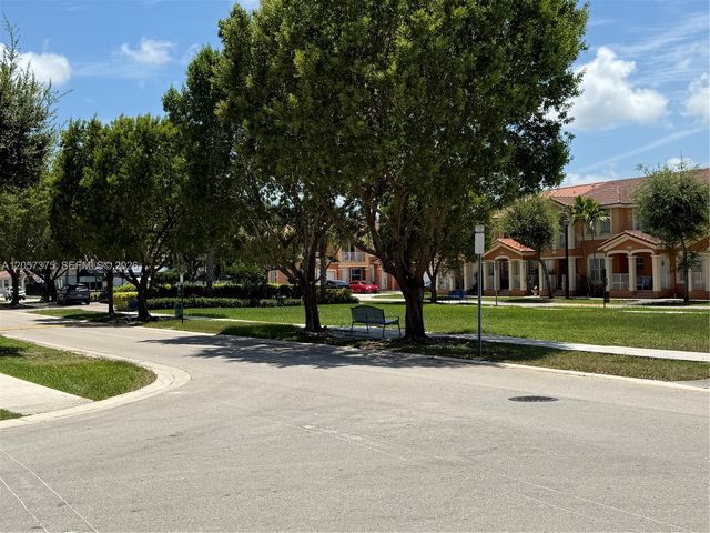 10852 SW 240th St, Homestead, FL 33032