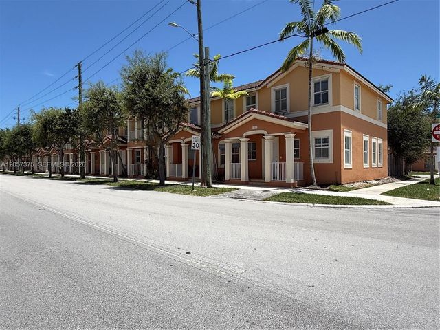 10852 SW 240th St, Homestead, FL 33032