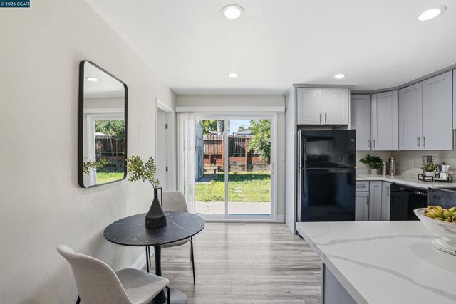 219 W Leland Rd, Pittsburg, CA 94565